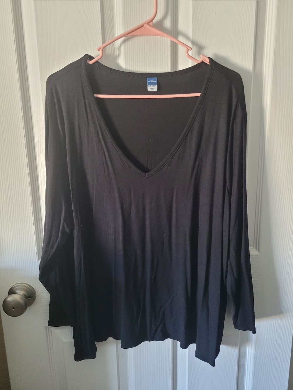 Old Navy Black V-Neck Long Sleeve Tee